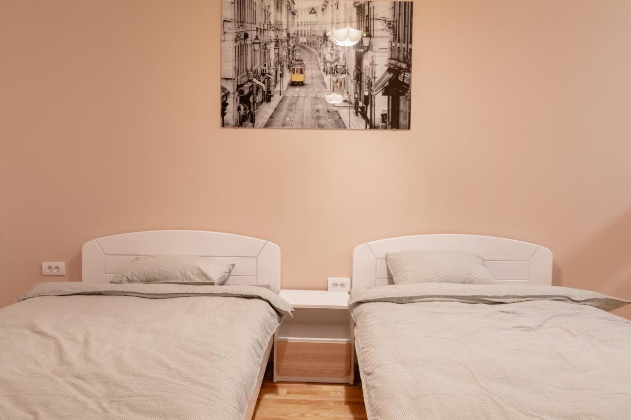 Airmi Hotel Surcin Экстерьер фото